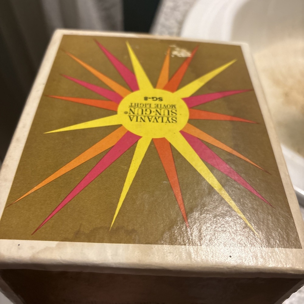Vintage Sylvania SG-8 Sun Gun Movie Light for Kodak Super 8 with Manual Box